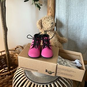 Dr martins infant shoes size 3